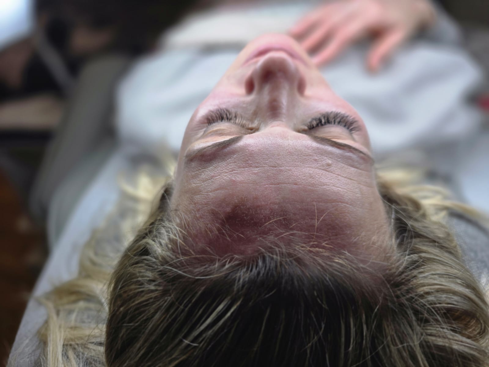 Wimpernbehandlung bei Olga